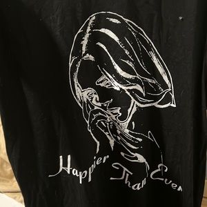 size medium. black light t